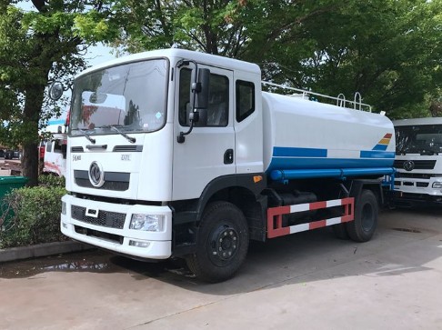 東風(fēng)創(chuàng)普D7L 12噸灑水車圖片 東風(fēng)創(chuàng)普D7L 12噸灑水車圖片