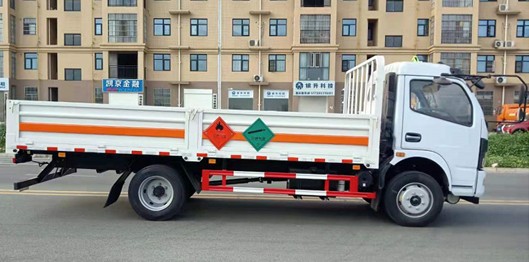 東風(fēng)凱普特K7氣瓶運(yùn)輸車(chē) 東風(fēng)凱普特K7氣瓶運(yùn)輸車(chē)