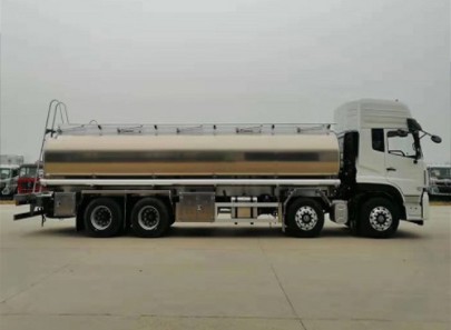 力神牌東風(fēng)天龍前四后八鋁合金油罐車(chē) 力神牌東風(fēng)天龍前四后八鋁合金油罐車(chē)