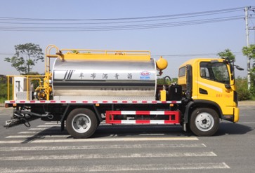 6.3立方東風(fēng)華神T3標(biāo)準(zhǔn)型瀝青灑布車(chē) 6.3立方東風(fēng)華神T3標(biāo)準(zhǔn)型瀝青灑布車(chē)