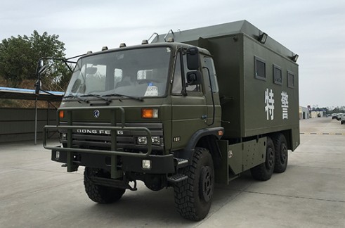 東風野戰(zhàn)自行式炊事車 東風野戰(zhàn)自行式炊事車